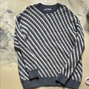 Zara Men Gray & Cream Diagonal Textured Stripe Crewneck Sweater